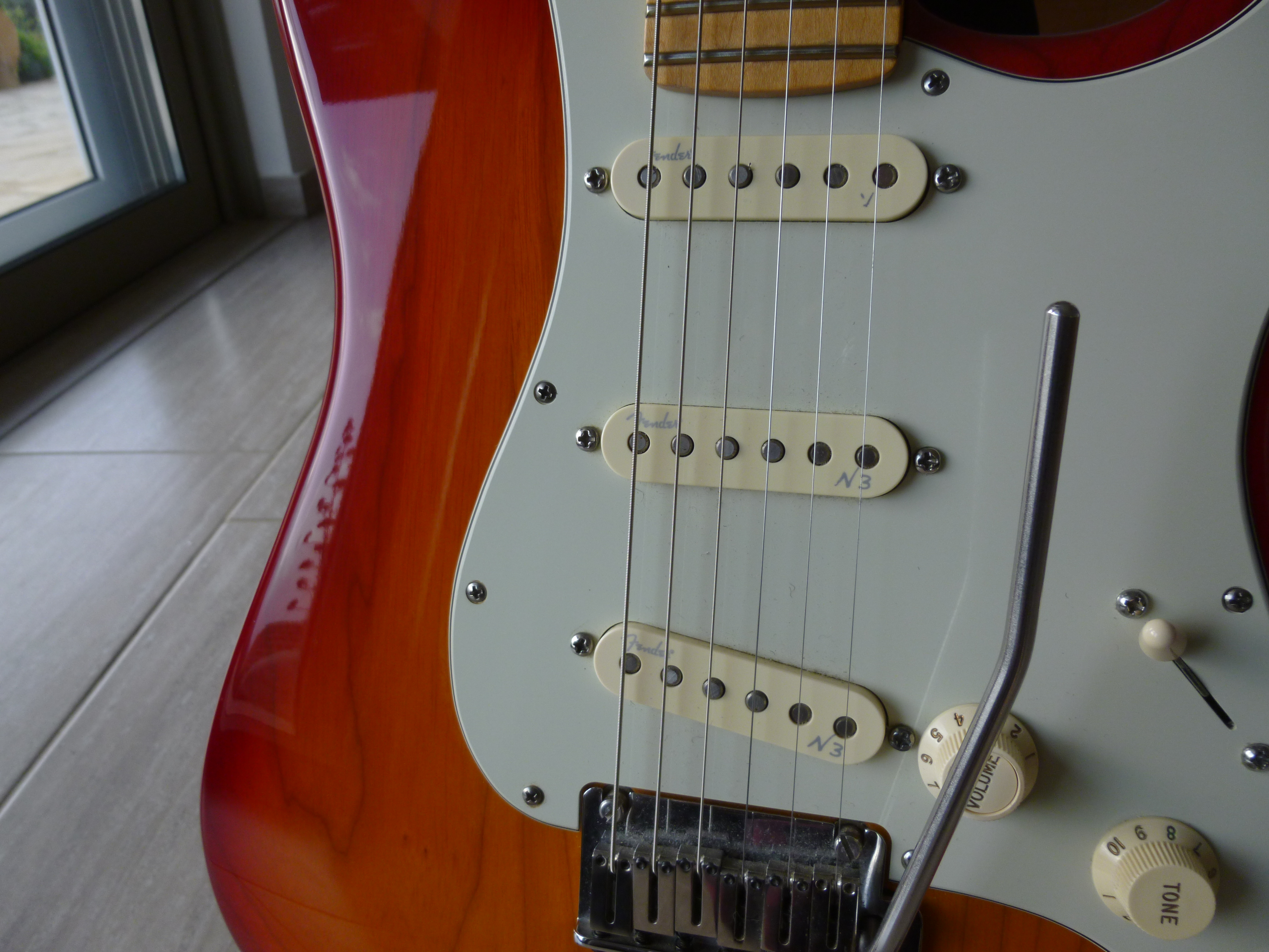 2010 fender american deluxe stratocaster hss review